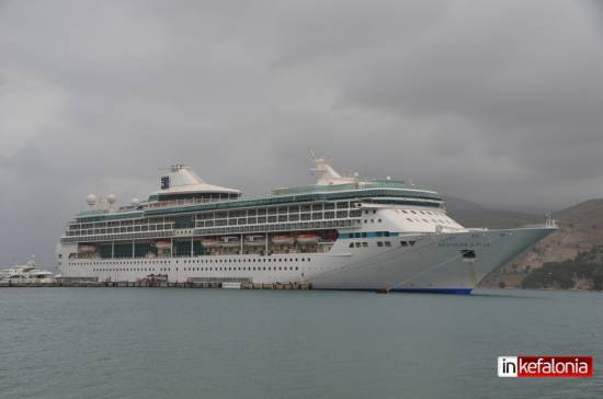 Σε φθινοπωρινό σκηνικό το “Splendour Seas”