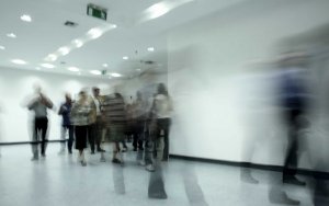 My photo: Τέλος οι βόλτες στο Δημόσιο για φωτογραφία ή υπογραφή