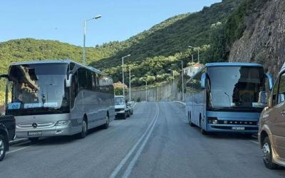 Απαράδεκτη κατάσταση στον κεντρικό δρόμο του Πόρου