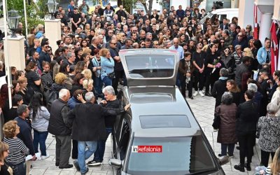 ΤΩΡΑ: Το τελευταίο «αντίο» στην 18χρονη Μυρτώ