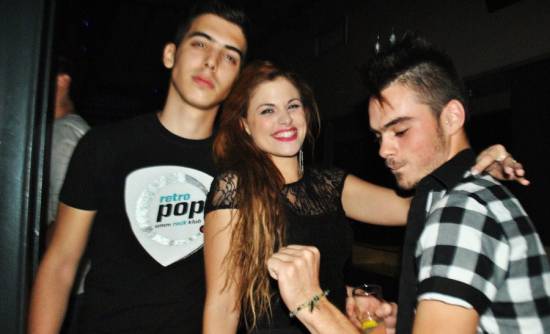 Bass Club: Κέφι, χορός, χαρά και… πέρα βρέχει!