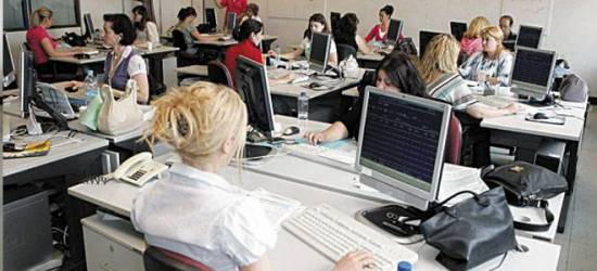 Πρόταση Μανιτάκη για να μειωθούν δραστικά οι συμβασιούχοι στο Δημόσιο