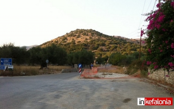 Η εικόνα (τραβηγμένη το 2017) είναι απο τον δρόμο που οδηγεί στα Φαρακλάτα μέσω Λαγκάδας