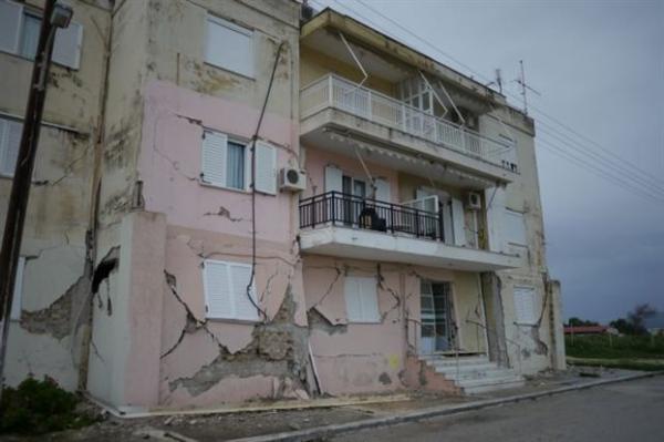 Tι έδειξε ο απολογισμός από το σεισμό - Κατεδαφιστέα 200 κτίρια στη Κεφαλονιά