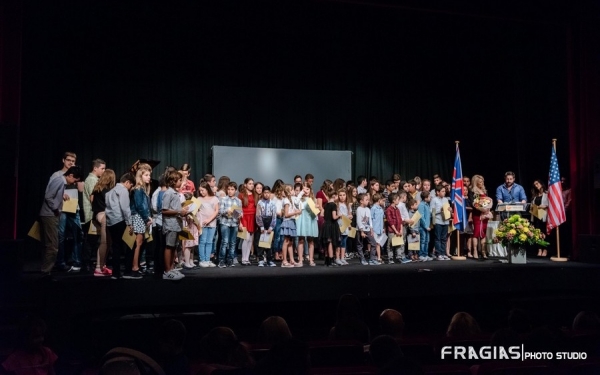 Η εκδήλωση απονομών και βραβεύσεων του Κέντρου Ξένων Γλωσσών & Πληροφορικής Student's World (εικόνες)