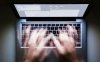 Revenge porn: Τηλεοπτικός δημοσιογράφος κατηγορείται για διακίνηση ροζ βίντεο πρώην συντρόφου του