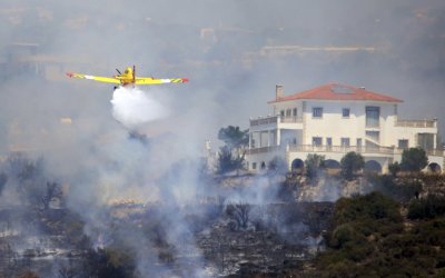 Τραγωδία στη φωτιά στην Κύπρο: Δύο νεκροί μέσα σε αυτοκίνητο