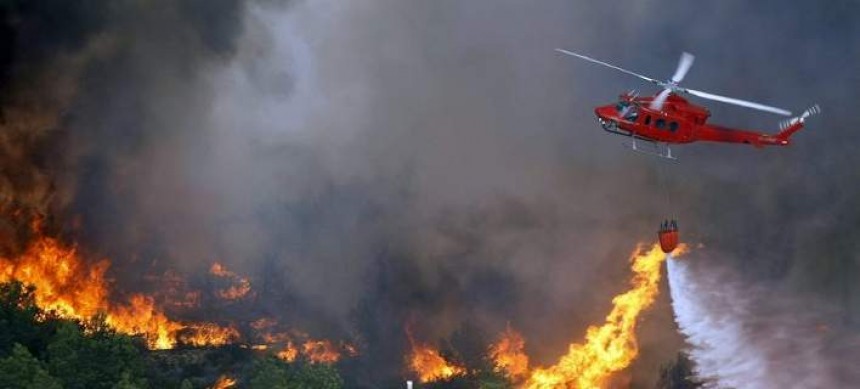 Πύρινη κόλαση στην Ισπανία: Απομακρύνθηκαν 1.400 κάτοικοι και τουρίστες