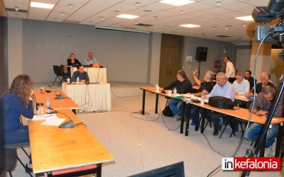 Η επεισοδιακή συνεδρίαση του Δημοτικού Συμβουλίου Κεφαλονιάς σε μαγνητοσκόπηση