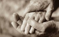 Γηρατειά και περίθαλψη: Ερωτήσεις προς τους Δήμους (κι όχι μόνο)