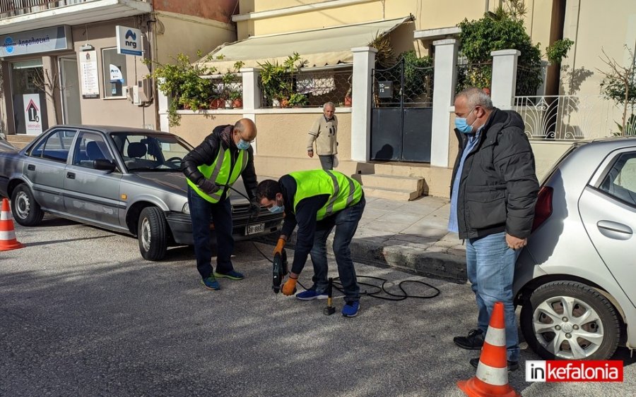 Αργοστόλι: Ξεκίνησε η εγκατάσταση μετρητών κυκλοφοριακού φόρτου σε 17 σημεία της πόλης - Ποιος ο σκοπός τους (εικόνες/video)