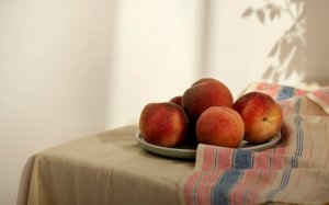 Το καλοκαιρινό φρούτο που ενεργοποιεί την παραγωγή κολλαγόνου και βοηθά στην αποτοξίνωση