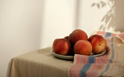 Το καλοκαιρινό φρούτο που ενεργοποιεί την παραγωγή κολλαγόνου και βοηθά στην αποτοξίνωση