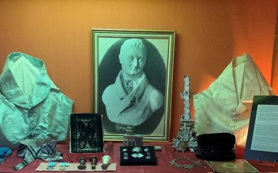 Το έμβλημα του Κοργιαλενείου Ιστορικού και Λαογραφικού Μουσείου