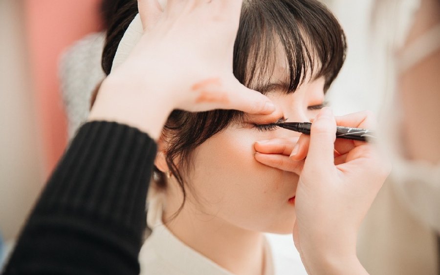 Απαγορεύτηκε η πώληση eyeliner της Maybelline – Η ανακοίνωση