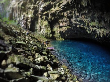 Το εντυπωσιακό σπηλαιοβάραθρο των Αγ. Θεοδώρων στην Κεφαλονιά (εικόνες)