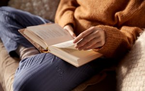 Ανακάλυψε μοναδικά βιβλία λογοτεχνίας και εφηβικά μυθιστορήματα που σε ταξιδεύουν