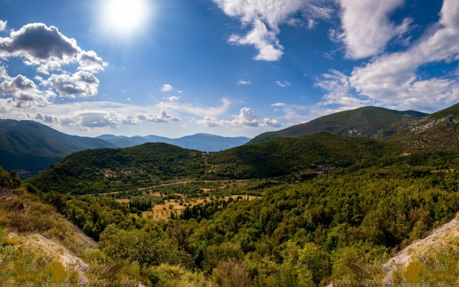 Απαγόρευση κυκλοφορίας οχημάτων και εκδρομέων στον Εθνικό Δρυμό Αίνου έως τις 13 Αυγούστου