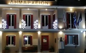 Δήμαρχος Ιθάκης: "Ανάψαμε τα πρώτα φωτάκια στο Δημαρχείο, για να πάρουμε χαρά και να μπούμε στο γιορτινό κλίμα των Χριστουγέννων"