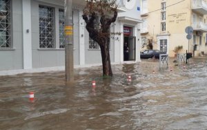Γιώργος Τσατραφύλλιας : Γιατί "πνίγεται" το Αργοστόλι και προτάσεις αντιμετώπισης του φαινομένου