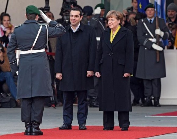 Μέρκελ: Θέλω την Ελλάδα μια εύρωστη χώρα και μέσα στο ευρώ