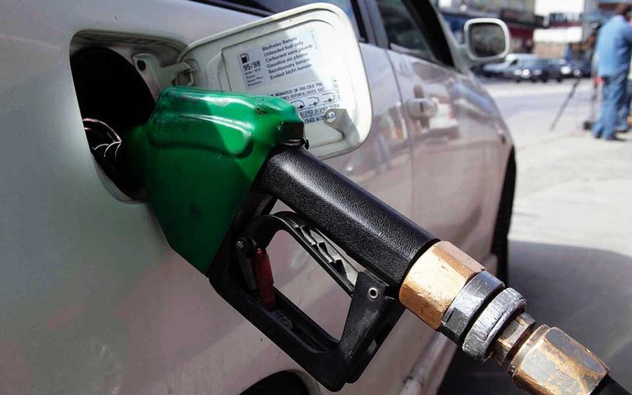 Αμόλυβδη βενζίνη: Στα 2,20 ευρώ το λίτρο εκτινάχθηκε η μέση τιμή της