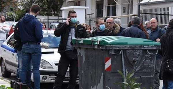 Η 19χρονη γέννησε και έπνιξε το μωρό της και η μητέρα της το πέταξε - Βρήκαν την παιδοκτόνο της Πετρούπολης