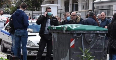 Η 19χρονη γέννησε και έπνιξε το μωρό της και η μητέρα της το πέταξε - Βρήκαν την παιδοκτόνο της Πετρούπολης