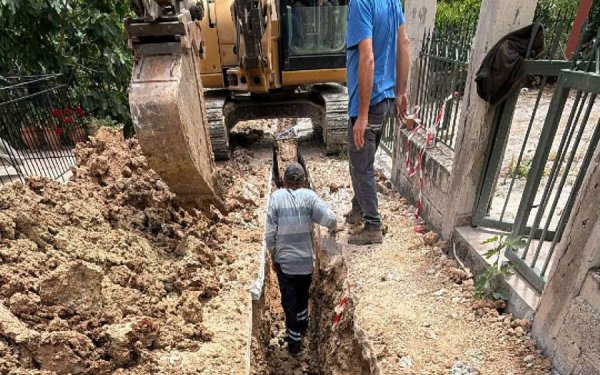 Ξεκίνησε η αντικατάσταση αμιαντοσωλήνων στον Πόρο