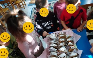 Κέικ κολοκύθας από τα παιδάκια στο Κοκκινο Μπαλόνι