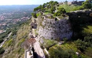 Ξεκινούν οι μόνιμες προσλήψεις σε αρχαιολογικούς χώρους και μουσεία – 4 θέσεις σε Κεφαλονιά και Ιθάκη