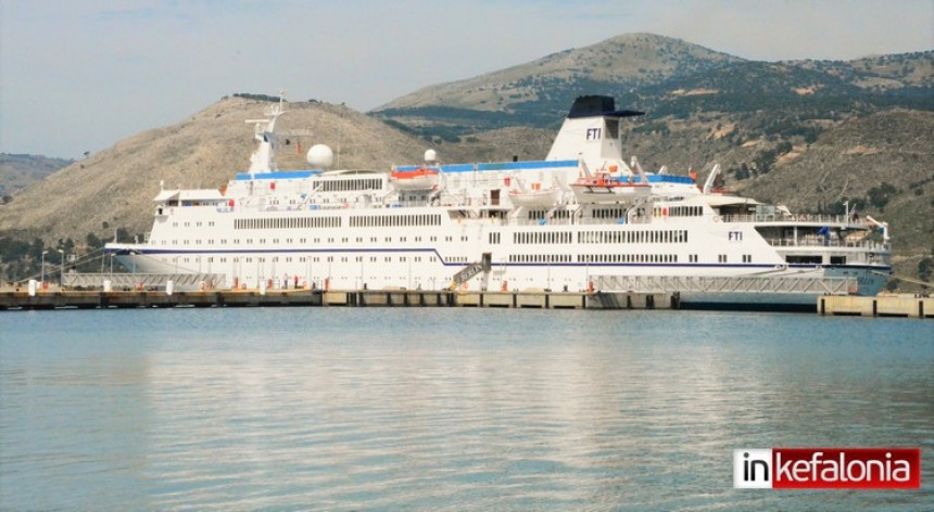 Το κρουαζιερόπλοιο MV Berlin σήμερα στο Αργοστόλι (εικόνες)