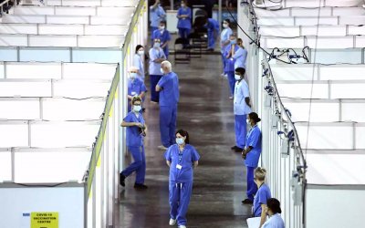 Κορονοϊός: Μια δόση εμβολίου μειώνει σχεδόν στο 50% τον κίνδυνο μετάδοσης στο σπίτι