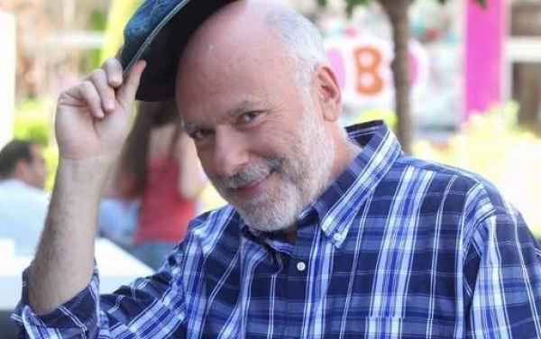 Χρήστος Σιμαρδάνης: Εφυγε από τη ζωή η «φωνή» του mega -Ο ηθοποιός που έκανε τους πάντες να γελούν με τις ατάκες του [εικόνες]