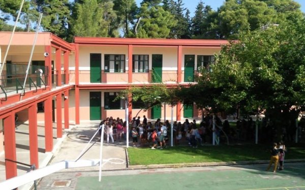 Στήριξη στην πράξη: Δωρεά στον μαθητικό ταμείο του ΕΝ.Ε.Ε.ΓΥ.Λ. Κεφαλονιάς