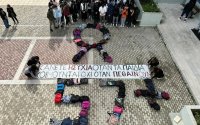 Μαθητές 2ου ΓΕΛ Αργοστολίου: ''Για τα παιδιά που δεν έφτασαν ποτέ. Δεν ξεχνάμε, απαιτούμε δικαιοσύνη!''