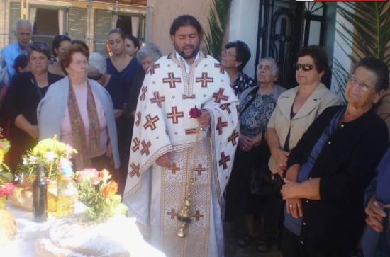 Λειτούργησε μετά από χρόνια η εκκλησία στον οικισμό του Αγίου Δημητρίου στο Αφράτο (photos)