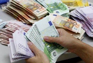 Οι ανατροπές στα εισοδήματα -Ποιοι μισθοί και συντάξεις μειώνονται και πόσο