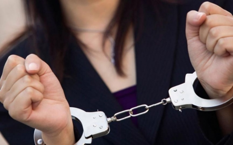 Σύλληψη αλλοδαπής στο Φισκάρδο για λαθρεμπόριο καπνού