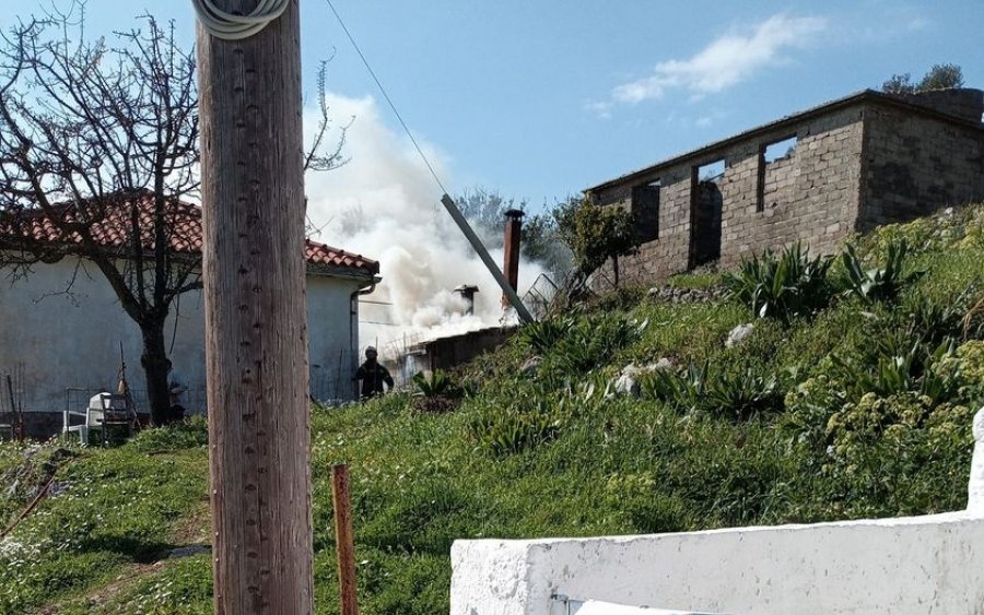Πυρκαγιά σε οικία στην Πάστρα - Έγκαιρη επέμβαση Πυροσβεστικής και ΕΟΔ (εικόνα)