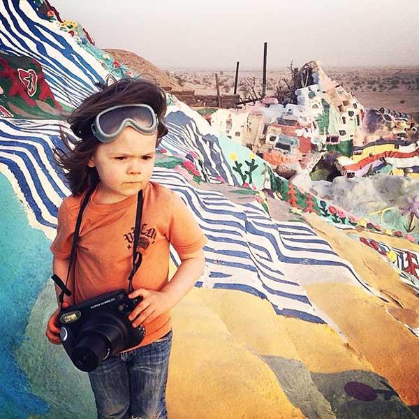 4χρονος φωτογράφος ταξιδεύει στον κόσμο!
