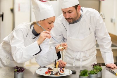 Ζητείται προσωπικό για εστιατόριο στην περιοχή Λουρδάτων