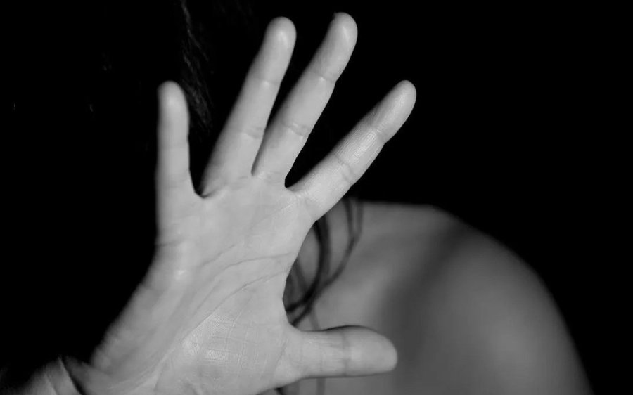 Καταγγελία κακοποίησης στο Ιόνιο: 19χρονη ξυλοκοπήθηκε επανειλημμένα από τον 25χρονο σύντροφό της