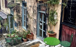 Το παρασκήνιο πίσω από το λουκέτο στο «Γιασεμί» - Ποιοι είναι οι νέοι ιδιοκτήτες του ακινήτου στα σκαλάκια της Πλάκας