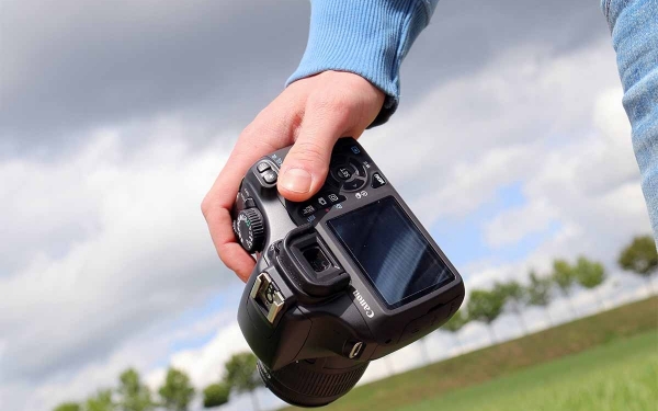 Βρέθηκε τσάντα φωτογραφικής μηχανής στο Μύρτο (ΑΝΑΝΕΩΜΕΝΟ)