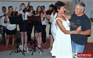 Στα Φωκάτα, γιόρτασαν με ... σαρδέλα, χορούς και σέρβικες μελωδίες! (εικόνες)