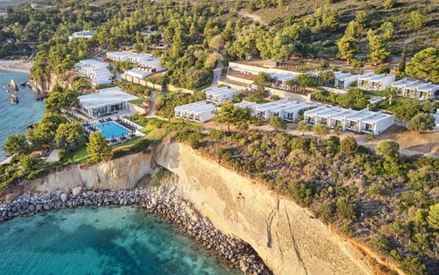 Το ξενοδοχείο White Rocks αναζητά προσωπικό για την θερινή σεζόν 2023 (θέσεις)