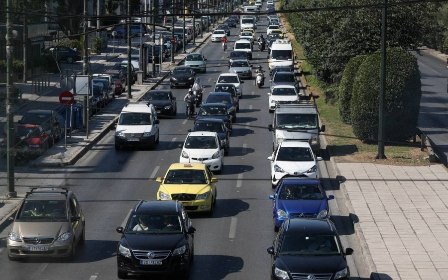 Σε μερική ακινησία τα οχήματα ...αλλά με τέλη κυκλοφορίας 2021