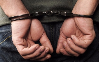 Συνελήφθησαν δύο αλλοδαποί για κατοχή ακατέργαστης κάνναβης και οπλοκατοχή στη Ζάκυνθο