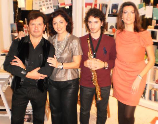 Παρουσιάστηκαν στην Αθήνα τα ποιητικά "Περίπλοκα μονοπάτια" του Κώστα Ευαγγελάτου